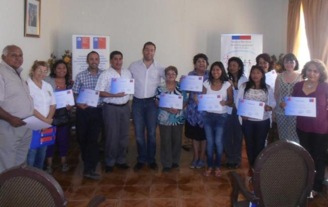 Director Regional de Senadis, la abogada CAJTA y funcionarios municipales durante la certificación en la Comuna de Pica