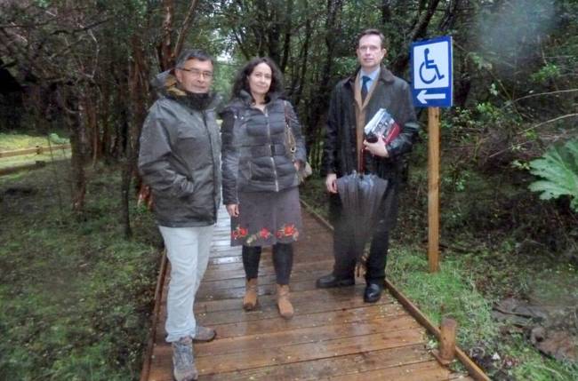 Representantes de Senadis y Conaf en Parque Nacional Chiloé