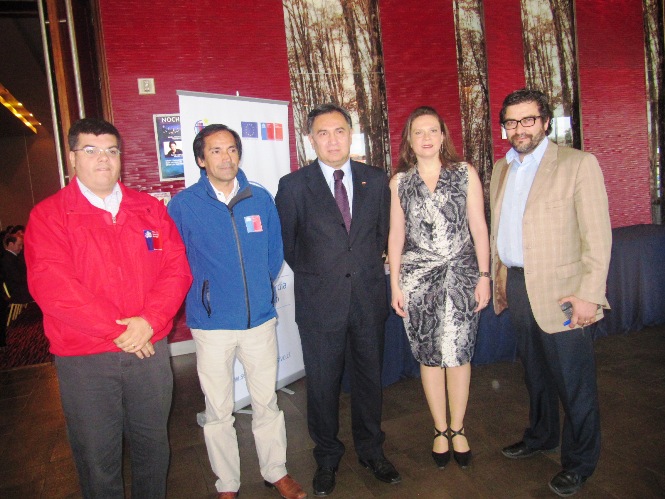 Directora Nacional de Senadis junto a autoridades regionales que participaron en el lanzamiento del Sello Chile Inclusivo