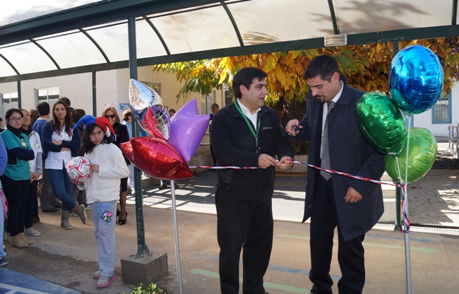 Director Nacional del Senadis y el Director del INRPAC, inauguran Plaza Inclusiva.