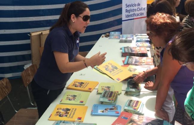 Senadis Antofagasta participa en feria de Servicios en Vega Central