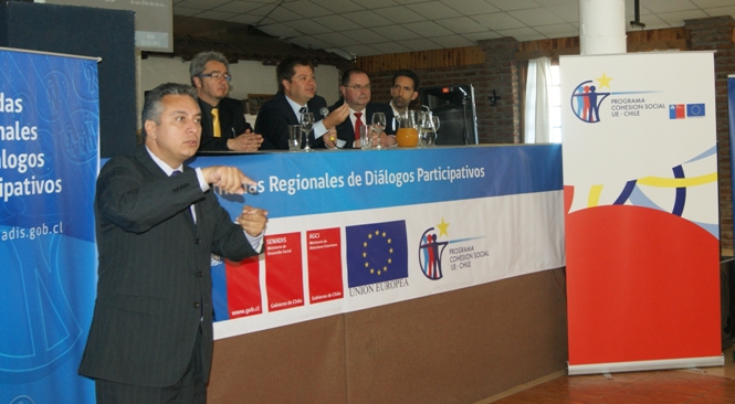 Subdirector Nacional junto al Director Regional del Senadis en la apertura de la Jornada de Diálogos Participativos en Rancagua.