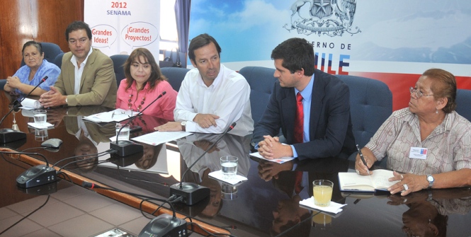 Conferencia de prensa realizada por autoridades regionales por lanzamiento del Fondo Nacional del Adulto Mayor 2012