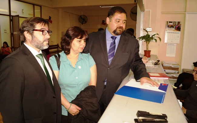 Director Nacional de SENADIS junto a Director de Corporación de Asistencia Judicial y representante de la fundación en Corte de Apelaciones.