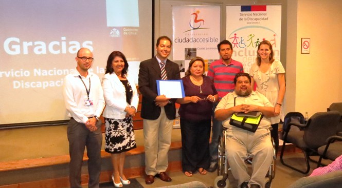 Representantes de Servicios públicos y organizaciones de personas con discapacidad firman compromiso