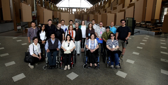 Integrantes del taller experiencial en la Bienal de Arquitectura Chile 2012 