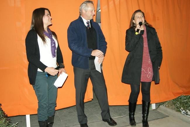 Directora Nacional del Senadis junto con Nicole Romo e Ignacio Santa María de la Fundación Amigos de Jesús.