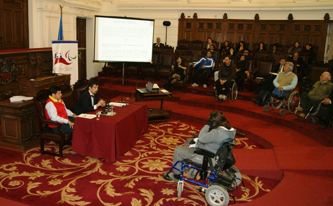 Director Nacional de Senadis expone en  seminario sobre el Deporte Paralímpico en Chile