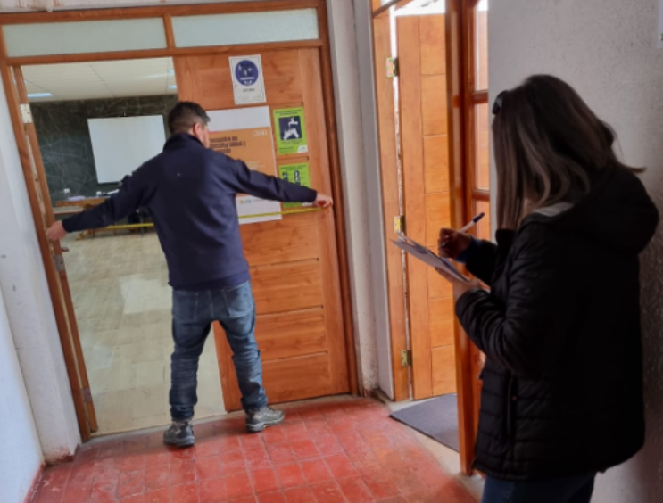 Senadis Arica realiza evaluación de accesibilidad a la municipalidad de Putre