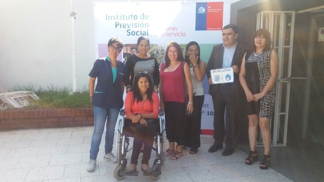 En sucursal de IPS Arica se realiza instalación de Señalética Inclusiva
