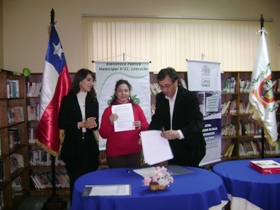 Firma de convenio entre el Municipio de Padre Las Casas y la Coorporación de Ayuda a Personas Ciegas Bartimeo