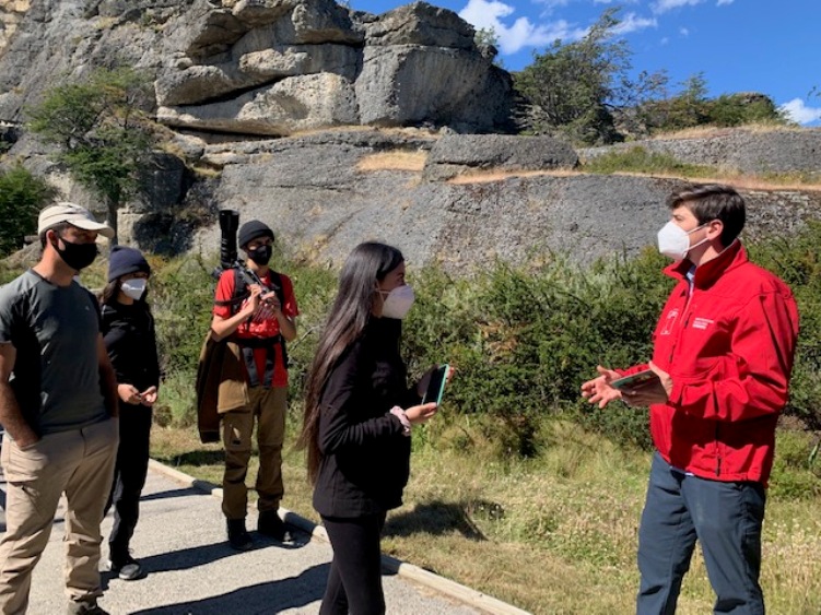 Autoridades visitan el Monumento Natural Cueva del Miloldón.