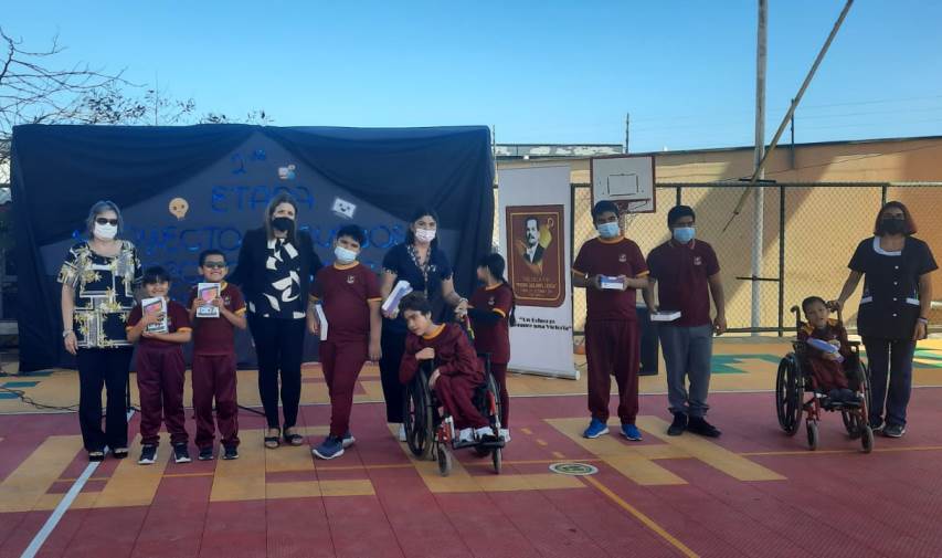 Estudiantes de la Escuela Especial Pedro Aguirre Cerda F-9 de Tocopilla reciben recursos tecnológicos