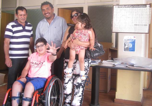 Senadis Antofagasta entrega ayuda técnica a menor en situación de discapacidad
