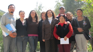 Integrantes de Proyecto Sol y asistentes a la Charla junto a Carola Mujica.