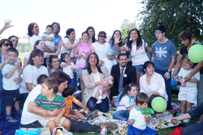 Autoridades comparten con los asistentes al picnic inclusivo