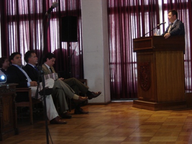 El Subdirector Nacional del Senadis realizando su discurso en la inauguración de proyecto Educando sobre Discapacidad.