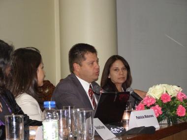 Subdirector Nacional del Senadis durante la exposición en el Seminario Internacional.