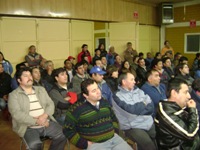 El público asistente al taller de capacitación en Punta Arenas.