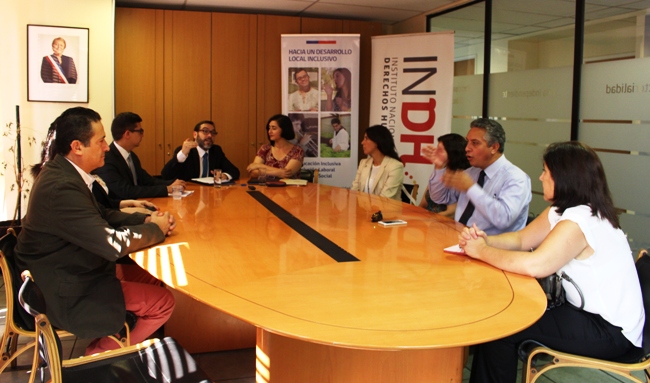 Director Nacional del SENADIS junto a Jefa de Unidad de Colaboración y Atención a la Ciudadanía del INDH.