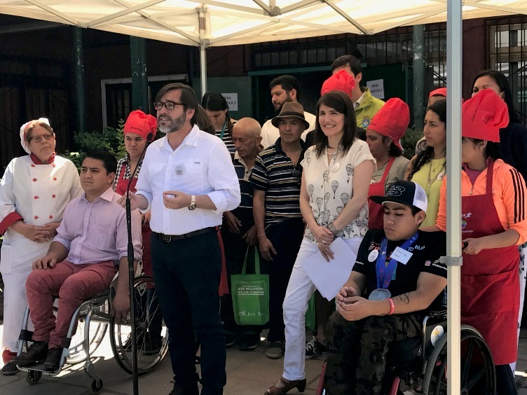 Ministra Narváez y Director de SENADIS participan de diálogo participativo sobre discapacidad en Renca