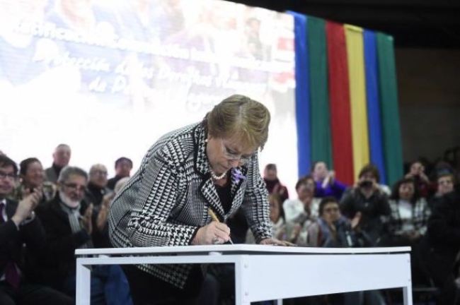 Presidenta Michelle Bachelet firma proyecto para ratificación de la Convención sobre protección de los derechos de los mayores.