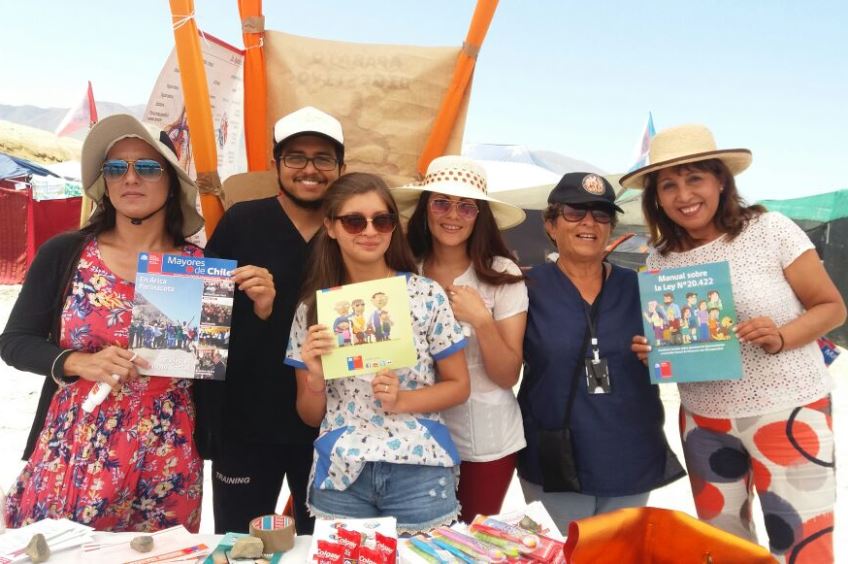 SENADIS Antofagasta difunde quehacer institucional en campamento de verano en Hornitos
