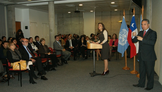 Directora del Senadis presenta Sello Chile Inclusivo en OIT.